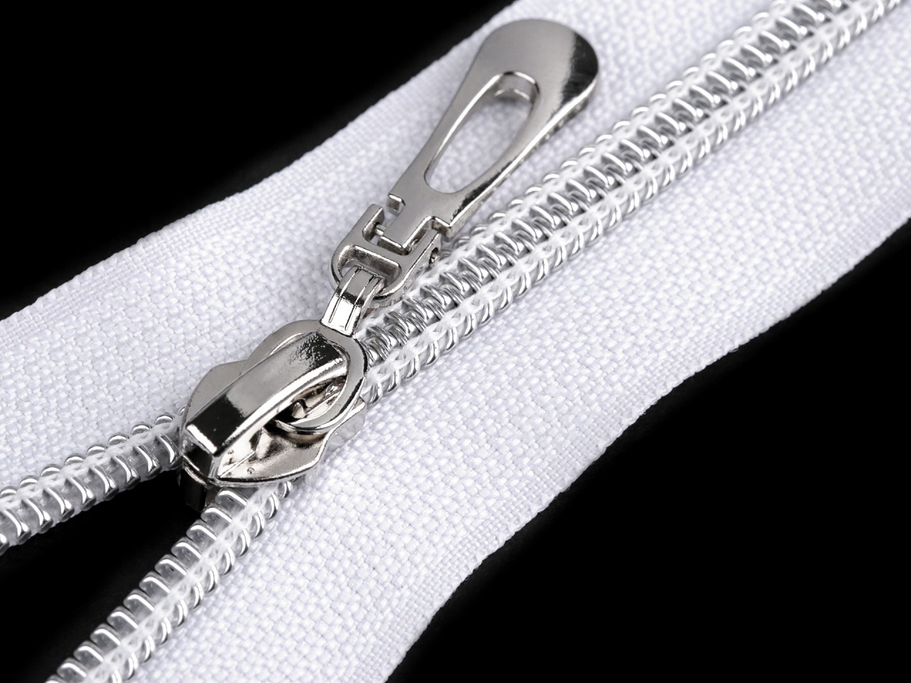 Textillux.sk - produkt Špirálový zips so striebornými zúbkami šírka 7 mm dĺžka 65 cm