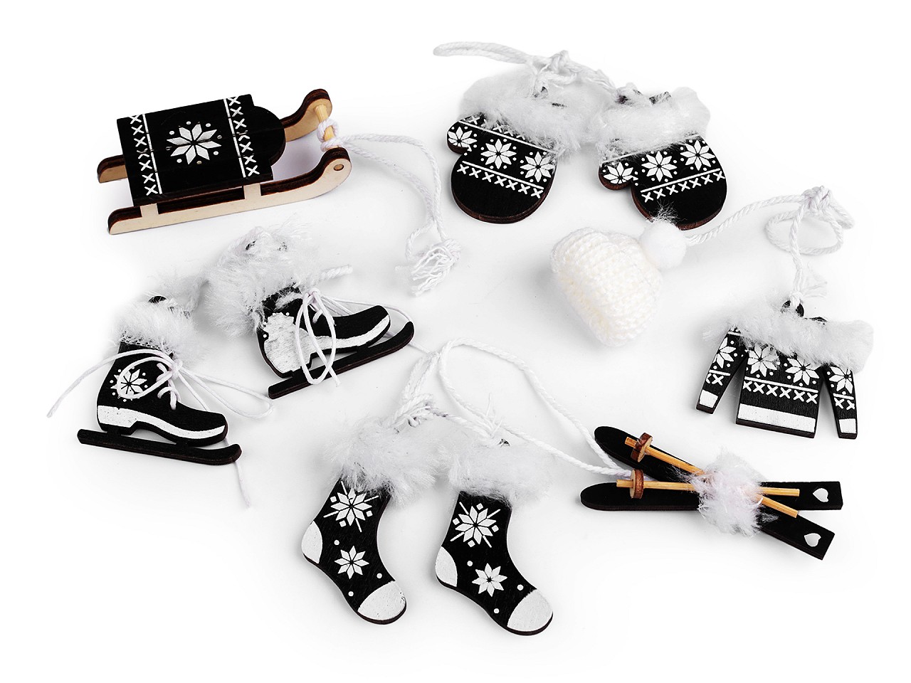 Textillux.sk - produkt Vianočné dekorácie - sánky, lyže, korčule, čiapka, bunda, rukavice, ponožky - 4 čierna