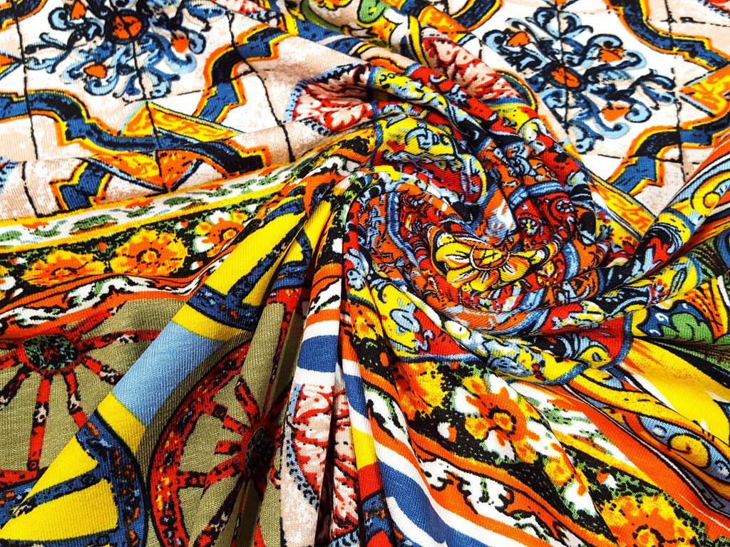 Textillux.sk - produkt Viskózový úplet Farebné orientálne kruhy 145 cm