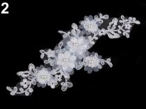 Aplikácia / vsadka na monofile s 3D kvetmi a perlami 11x28 cm