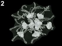 Aplikácia / vsadka na monofile s 3D kvetmi a perlami 17x20 cm
