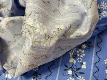 Textillux.sk - produkt Bavlnená látka pásik s ľudovými kvetmi šírka 140 cm