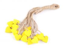 Textillux.sk - produkt Drevený vtáčik, motýľ, kvet, srdce s motúzikom - žltá