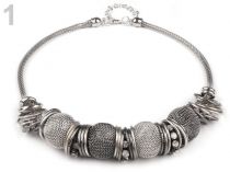 Kovový náhrdelník s drôtenými korálikmi