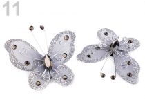 Textillux.sk - produkt Motýľ  5x5,5 cm s kamienkami so zatváracím špendlíkom - 11 šedá najsvetlejšia strieborná