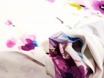 Textillux.sk - produkt Spoločenská kostýmovka s fialovou kvetinovou bordúrou 145 cm