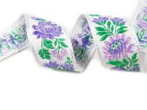Textillux.sk - produkt Krojová folklórna stuha s kvetmi 36-38 mm - vzorovka - 16- biela/ fialovo-ružový kvet