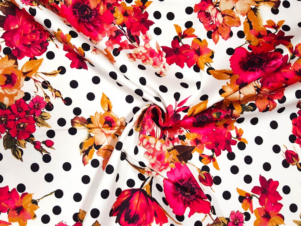 Textillux.sk - produkt Bavlnený satén kvet na bodke 150 cm