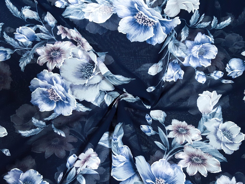 Textillux.sk - produkt Šifónová šatovka maľovaný kvet 145 cm