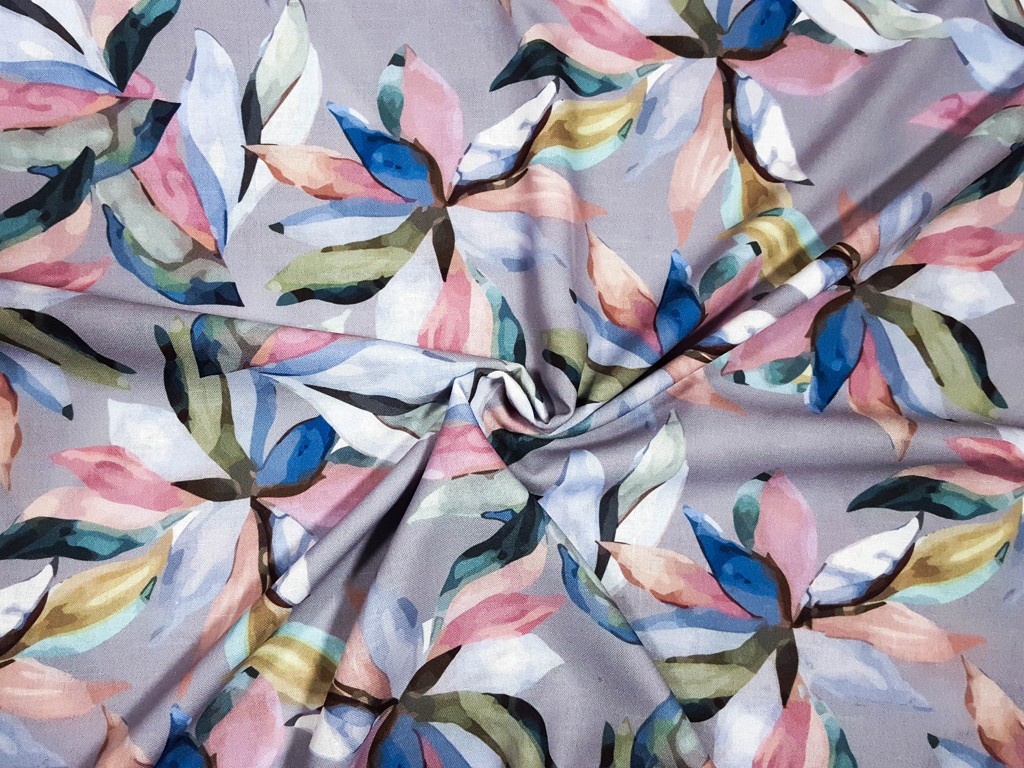 Textillux.sk - produkt Polyesterová šatovka maľovaný kvet na šedom 150 cm