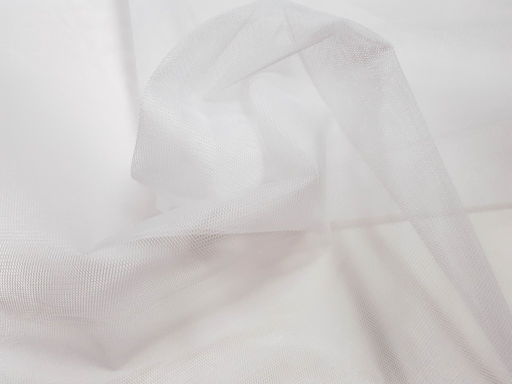 Tyl s leskom 145 cm