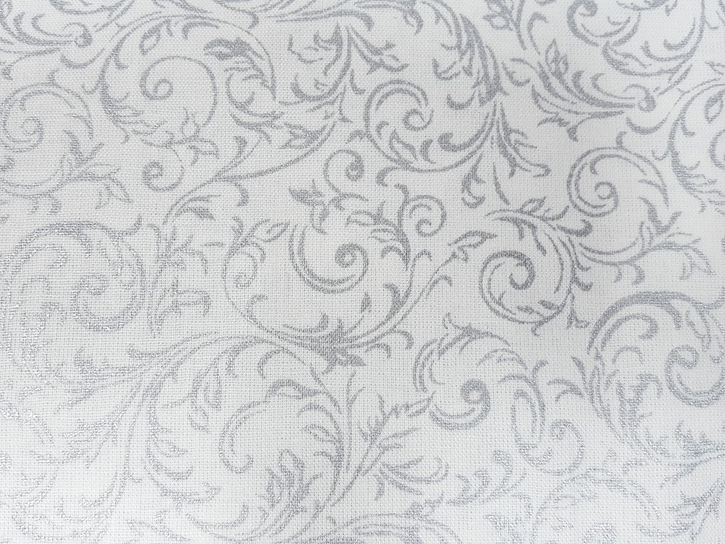 Vianočná látka ornament s lístkami 140 cm