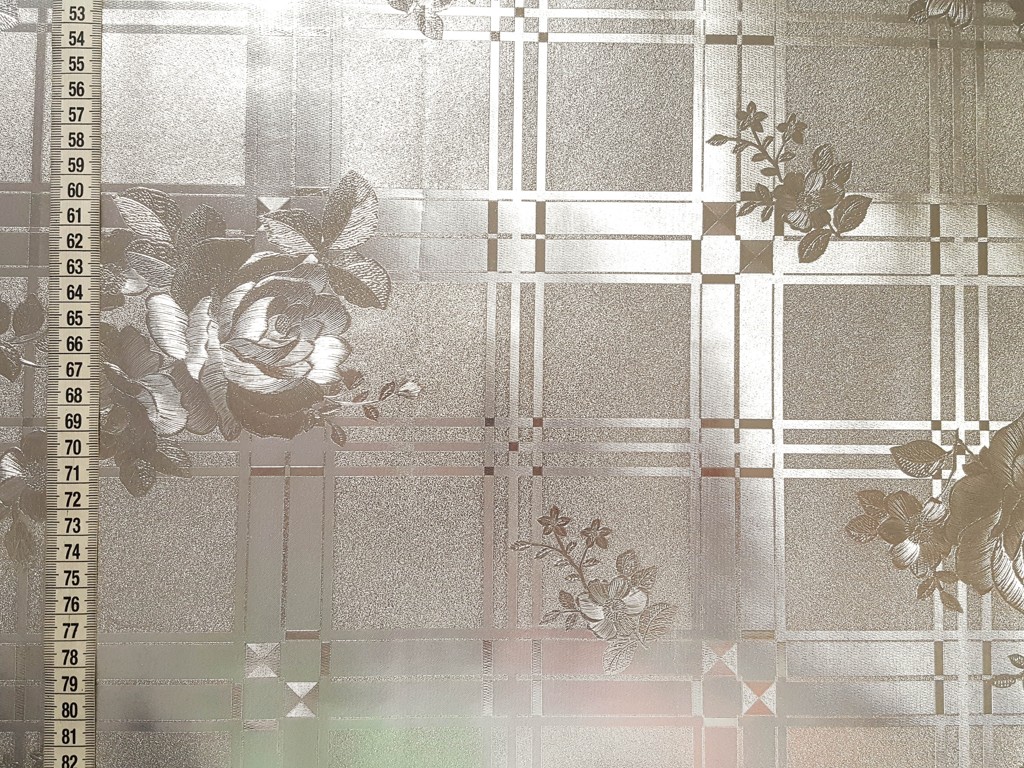 Okrúhle PVC obrusy do interiéru a záhrady - s lesklou metalickou úpravou 140 cm