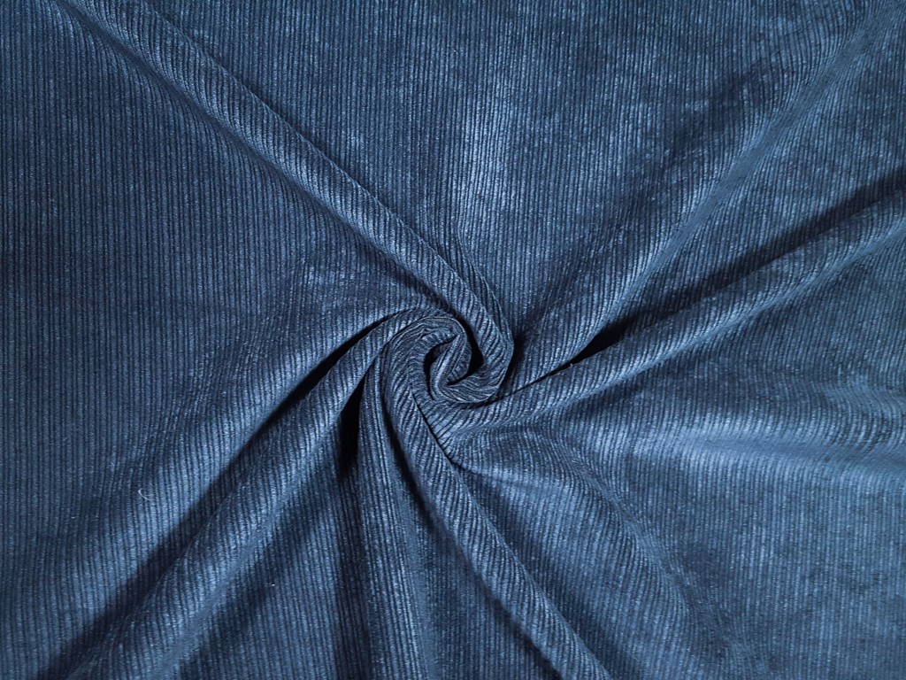 Menchestrová látka tenké pásy 150 cm