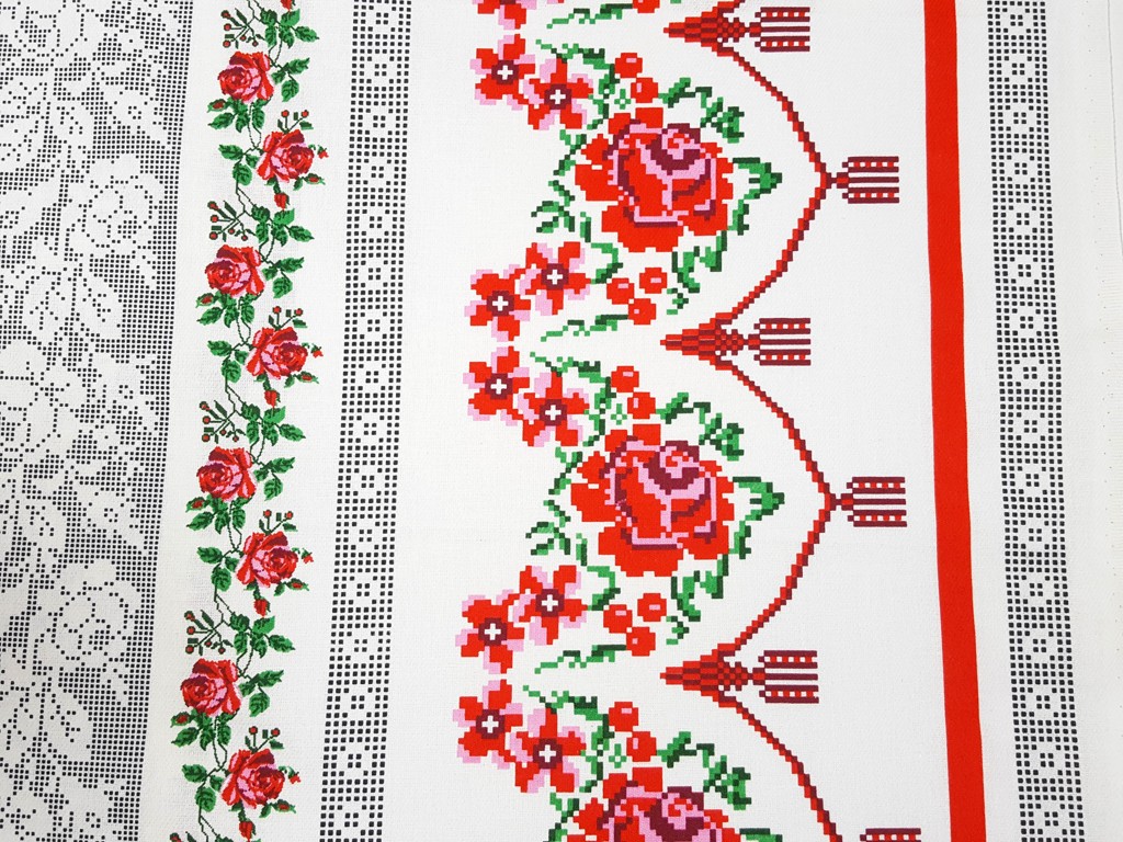 Bavlnená látka Vrchársky vzor - ruže 150 cm