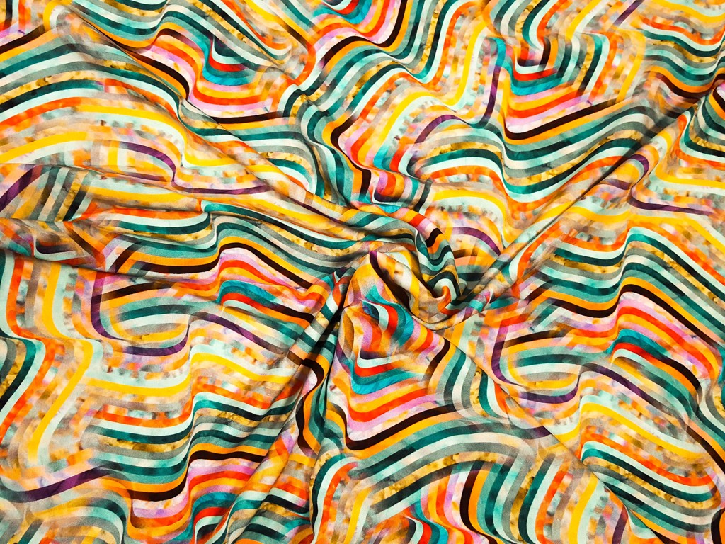 Viskózová šatovka dúhový ornament 145 cm