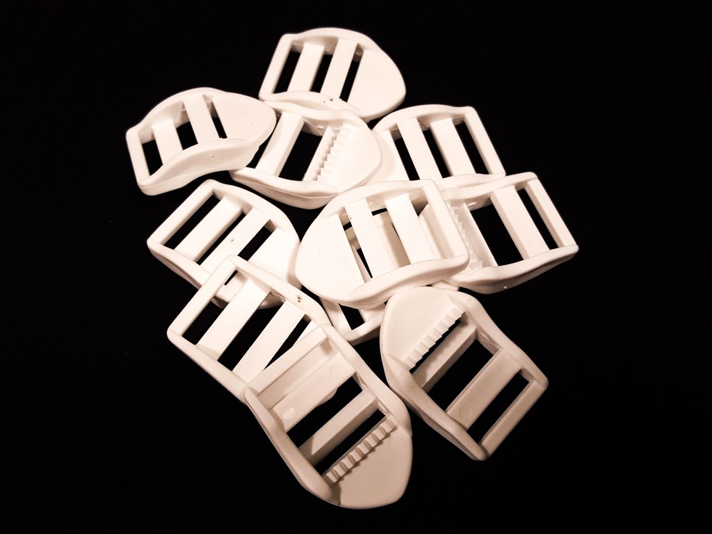 Prievlak šírka 20 mm rebríček biely